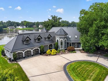 2515 Waterbend Drive, Elkhart, IN 46514