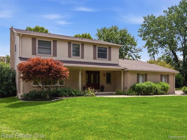 4166 Cherrywood Drive, Troy, MI 48098