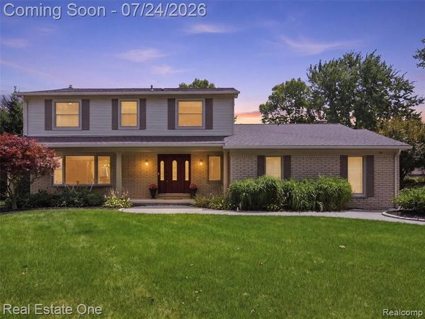 4166 Cherrywood Drive , Troy, MI 48098