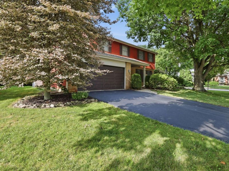 6966 Tralee Drive , Dublin, OH 43017 Photo 2