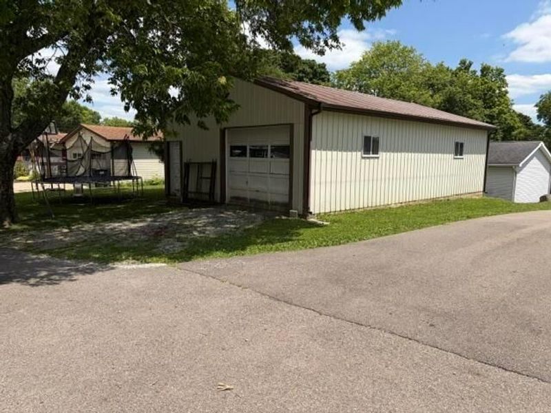 75 Park Drive , Thornville, OH 43076 Photo 3