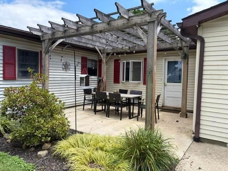 75 Park Drive , Thornville, OH 43076 Photo 4