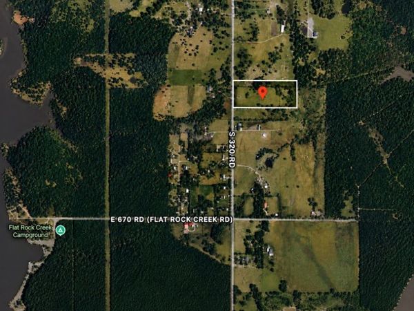 E 320 Road , Chouteau, OK 74337