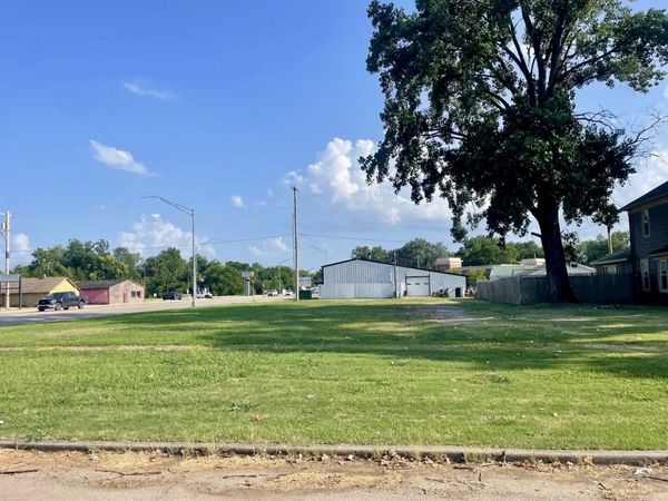 418 E 7th Street , Dewey, OK 74029