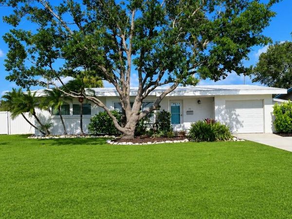 211 22ND STREET NE, BRADENTON, FL 34208