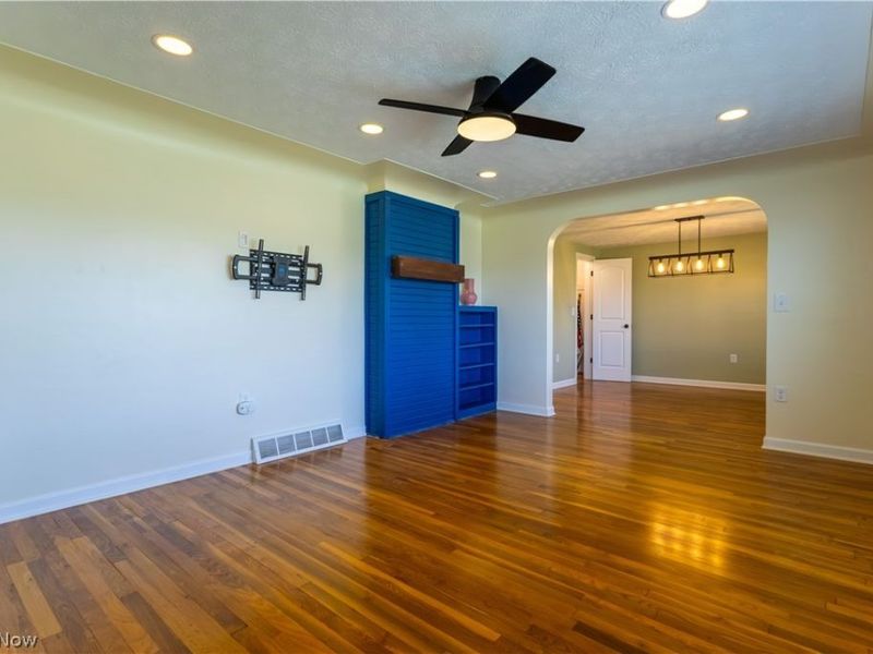 211 Fairview Avenue, Baltimore, OH 43105 Photo 8