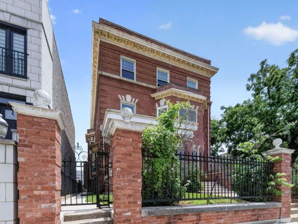4541 S Forrestville Avenue , Chicago, IL 60653