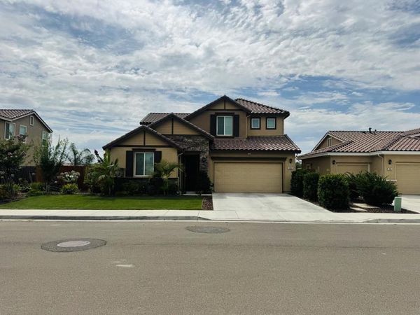 1952 Gus Villalta Drive, Los Banos, CA 93635