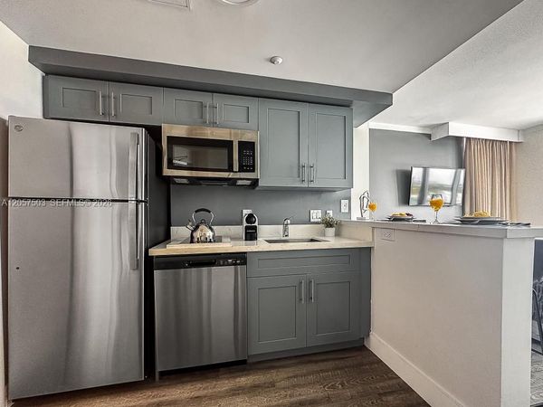 2889 Mcfarlane Rd , Unit 912, Miami, FL 33133