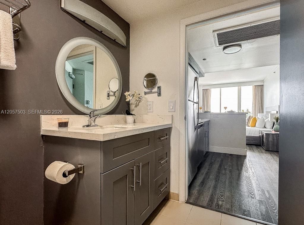 2889 Mcfarlane Rd , Unit 912, Miami, FL 33133 Photo
