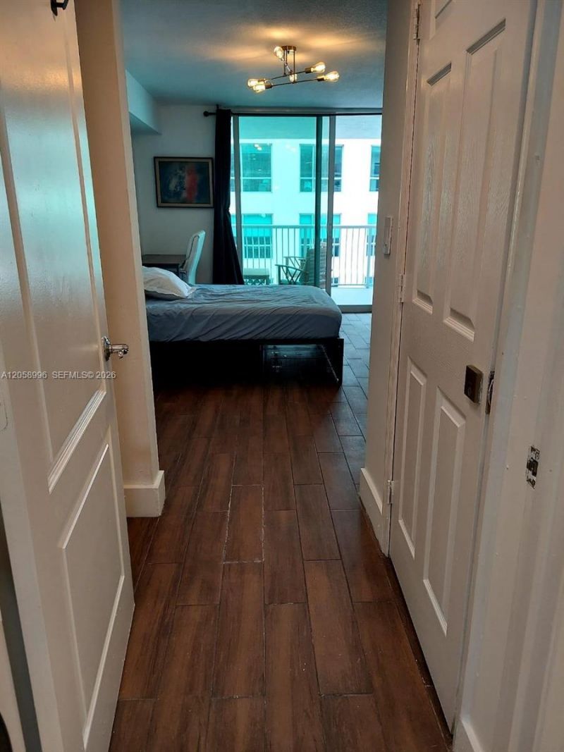 1200 Brickell Bay Dr, Unit 3708, Miami, FL 33131 Photo