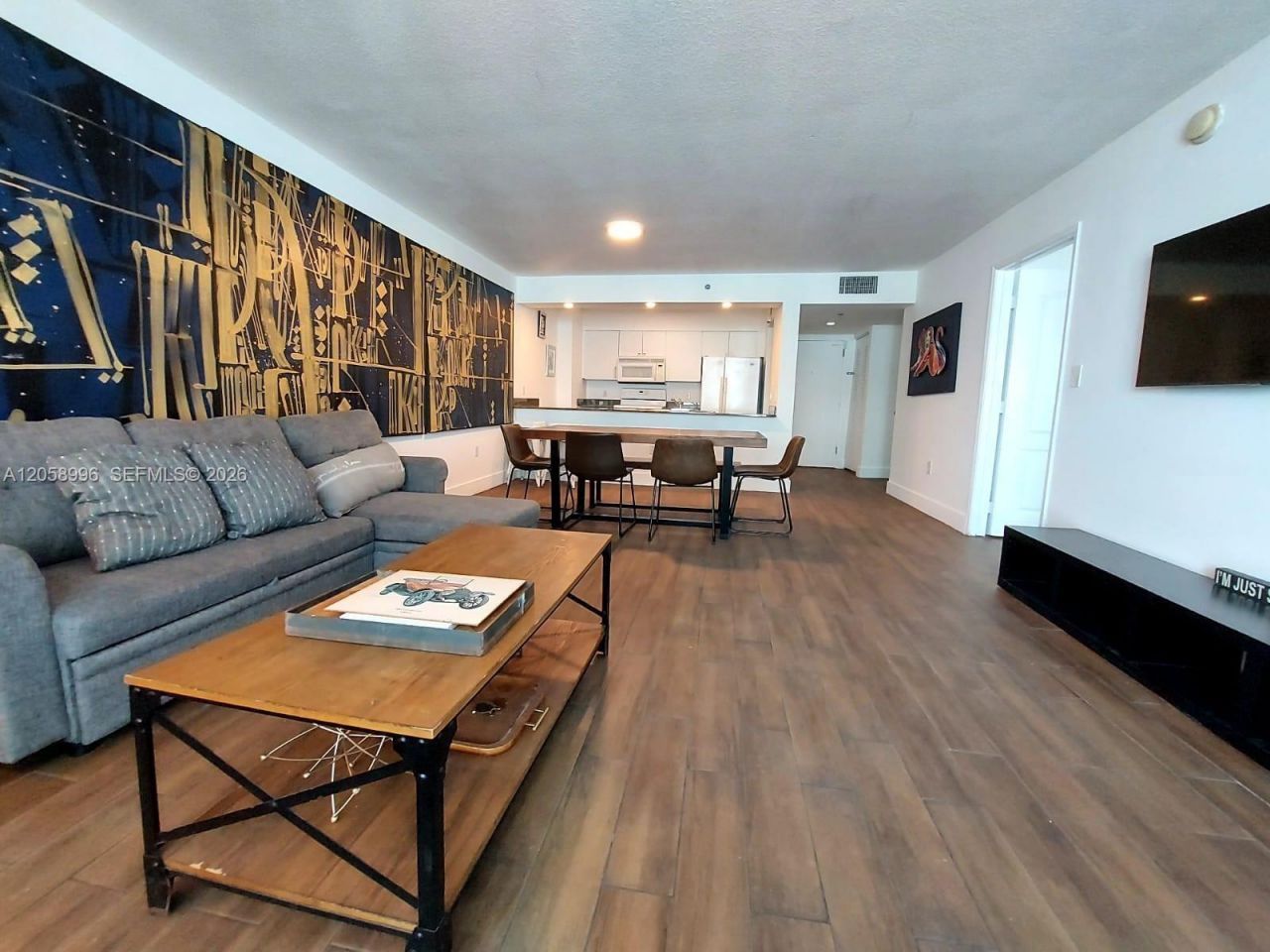 1200 Brickell Bay Dr, Unit 3708, Miami, FL 33131 Photo