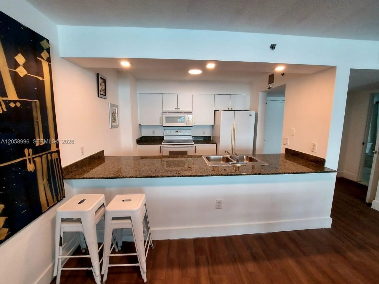 1200 Brickell Bay Dr, Unit 3708, Miami, FL 33131 Photo
