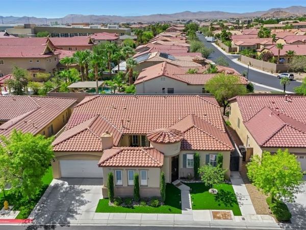 7135 Comanche Canyon Avenue, Las Vegas, NV 89113