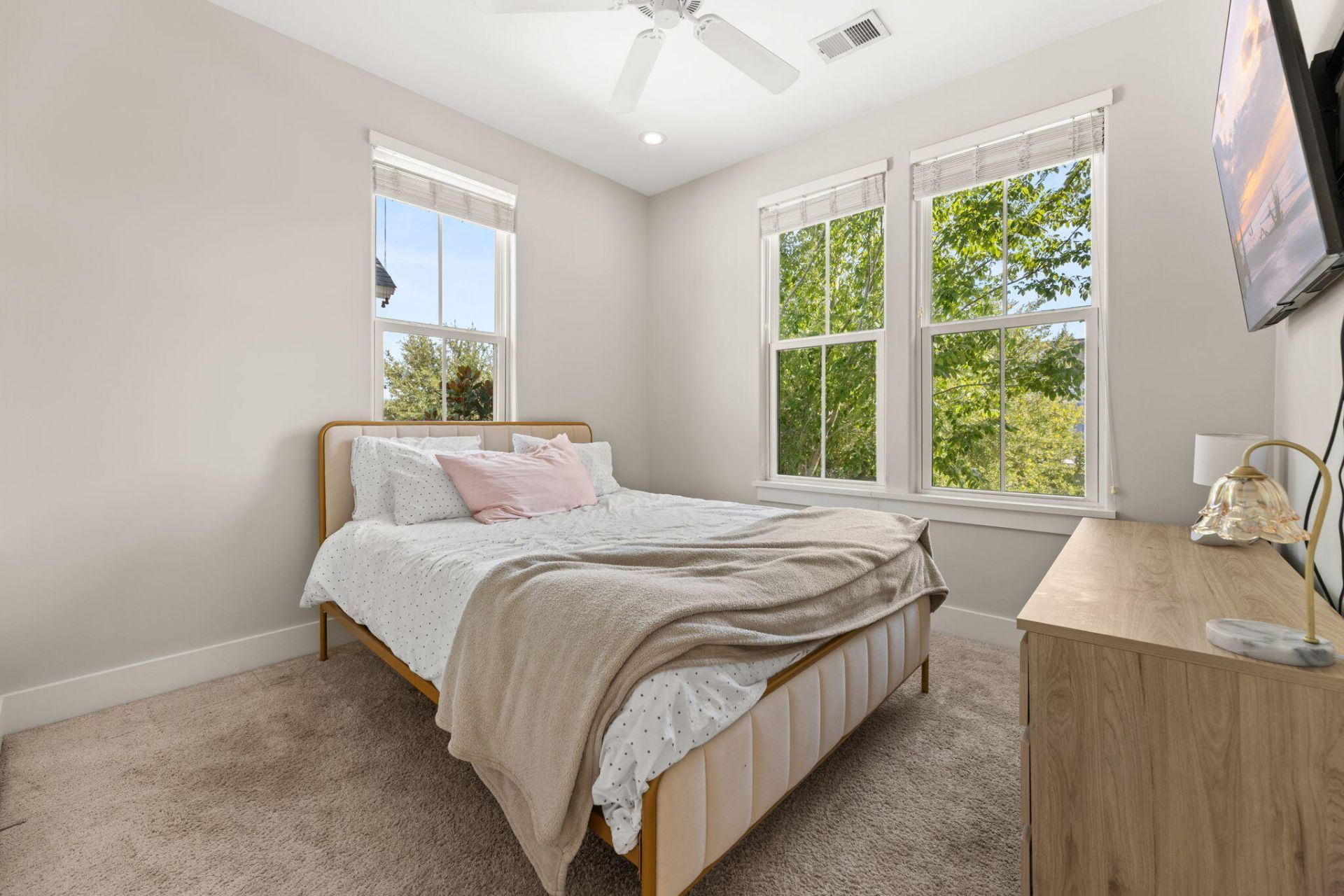 512 Cross Park Lane Photo 21