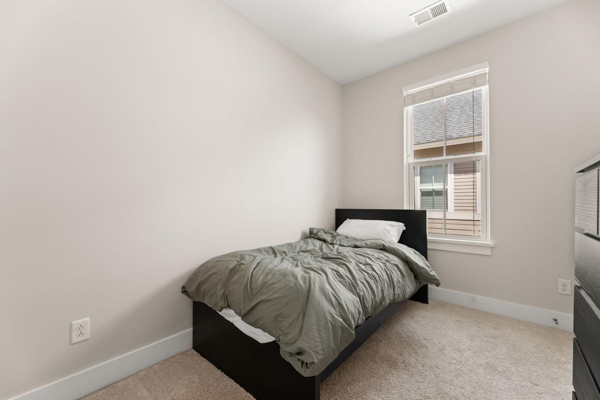 512 Cross Park Lane Photo 22