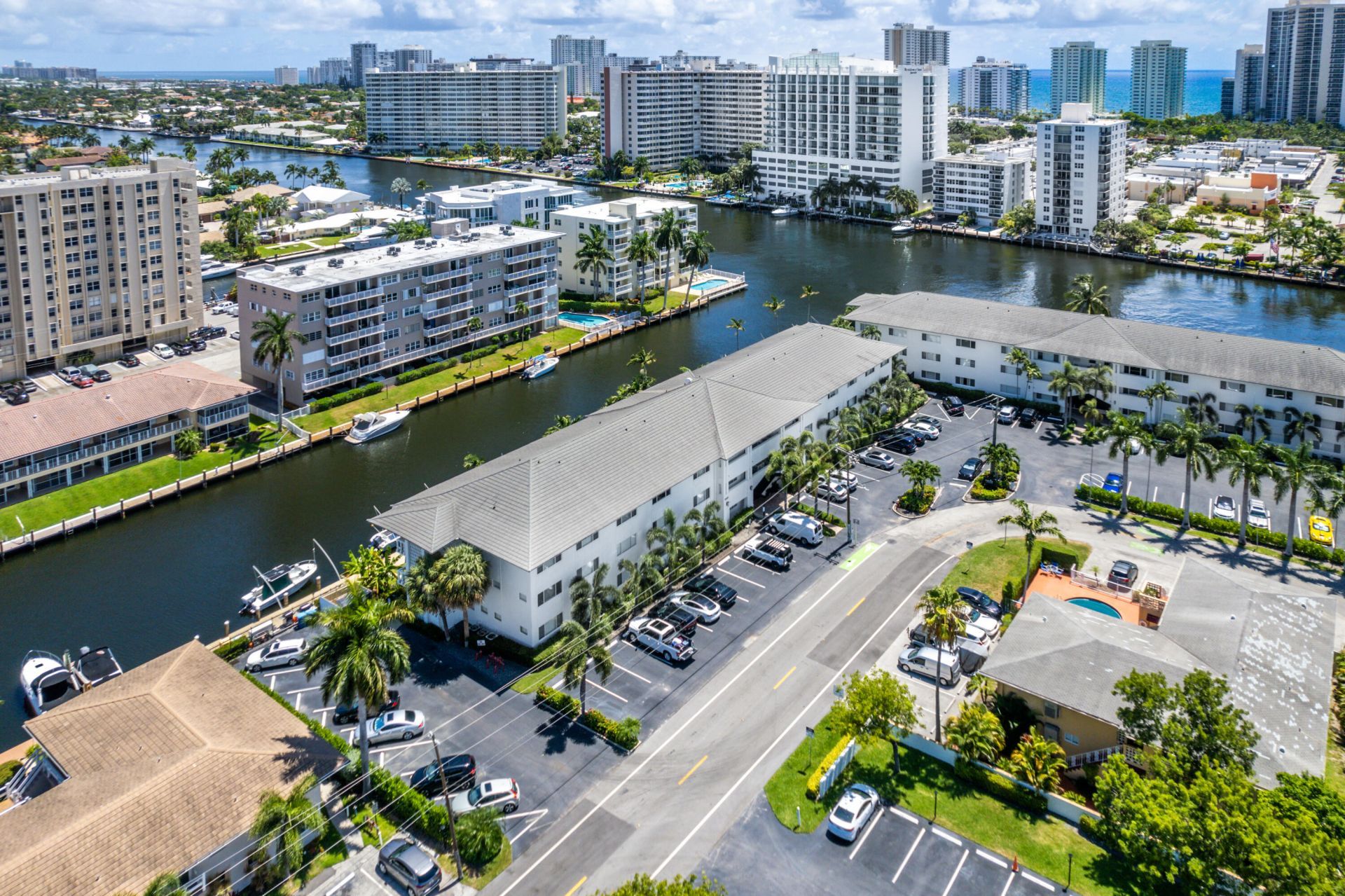 2881 NE 32nd Street, Unit 220, Fort Lauderdale, FL 33306 Photo