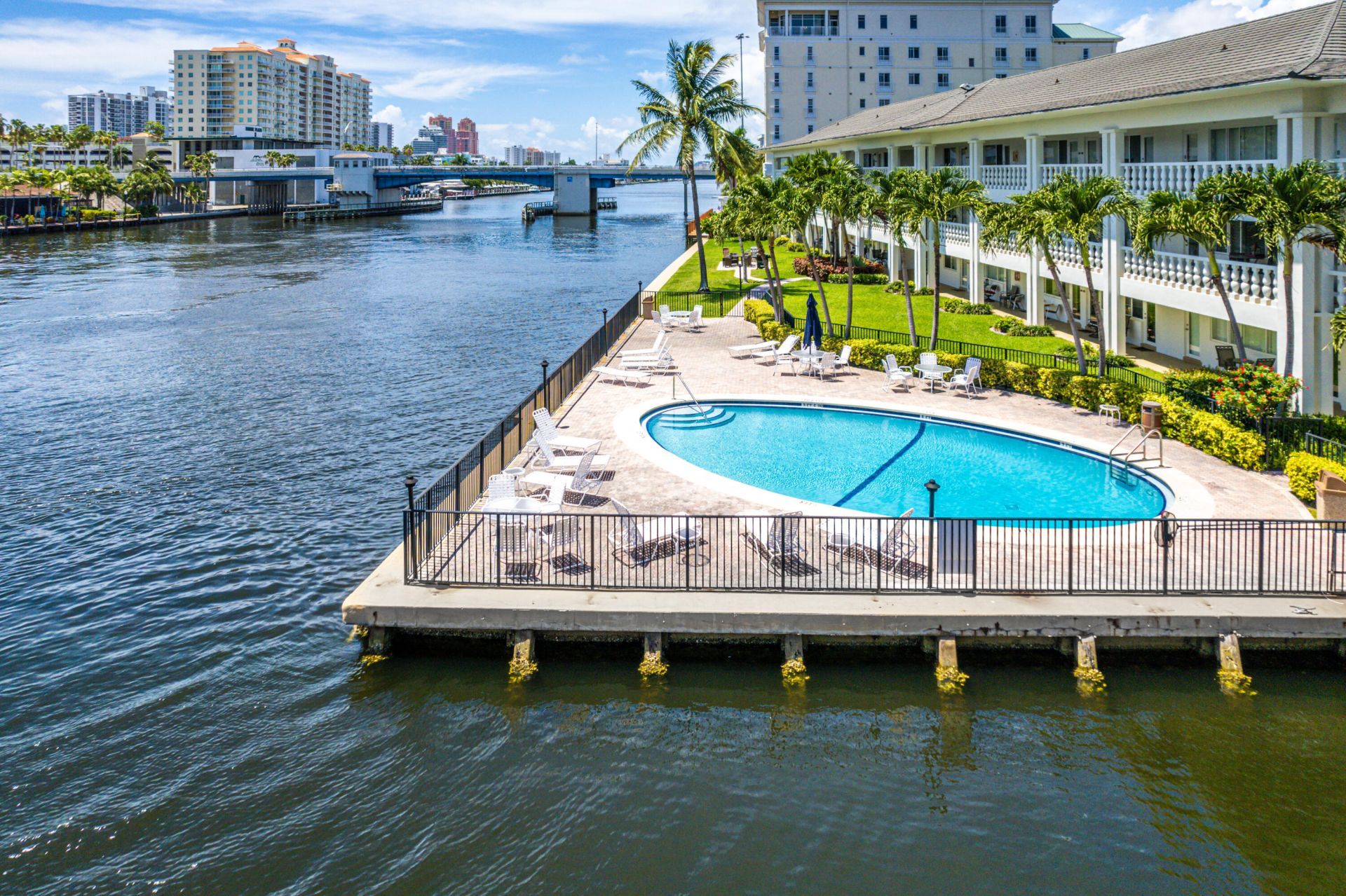 2881 NE 32nd Street, Unit 220, Fort Lauderdale, FL 33306 Photo