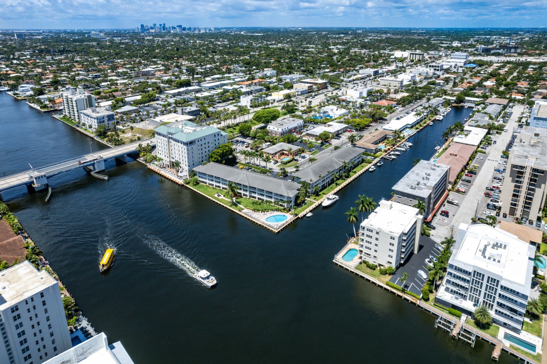 2881 NE 32nd Street, Unit 220, Fort Lauderdale, FL 33306 Photo
