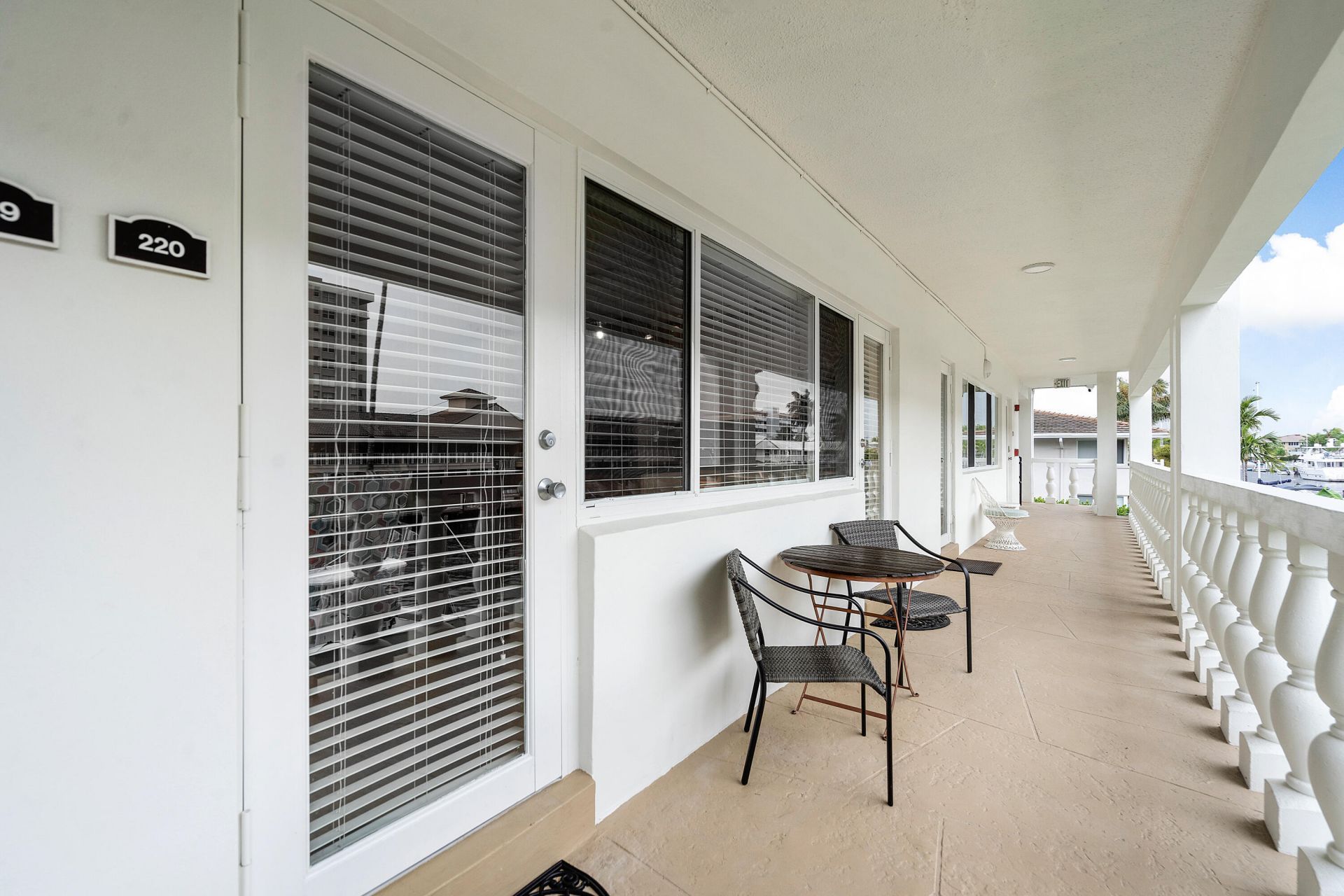 2881 NE 32nd Street, Unit 220, Fort Lauderdale, FL 33306 Photo
