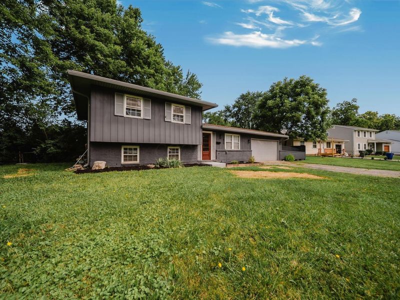 2850 Ravenswood Court, Columbus, OH 43232 Photo 3