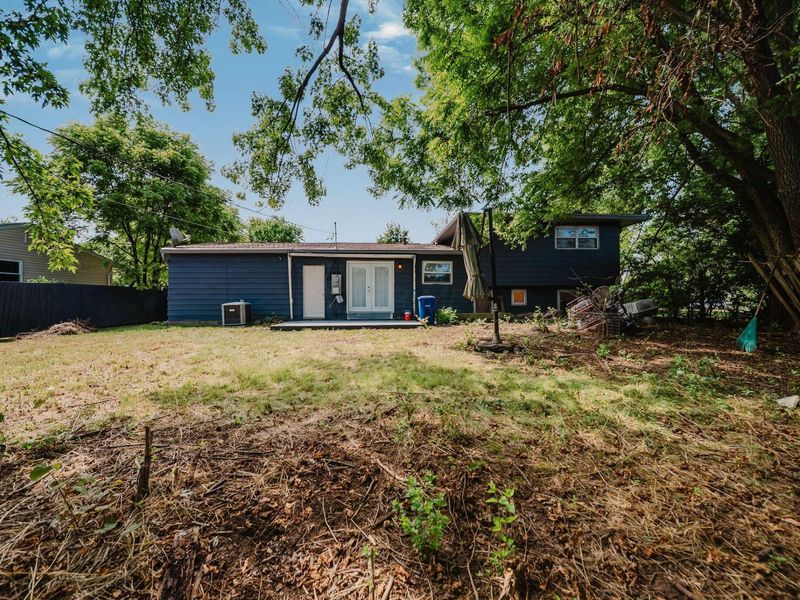 2850 Ravenswood Court, Columbus, OH 43232 Photo 4