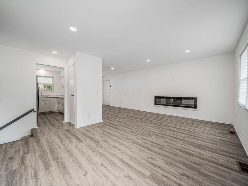 2850 Ravenswood Court, Columbus, OH 43232 Photo 7