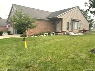 809 Chelsea Ridge Court , Howell, MI 48843