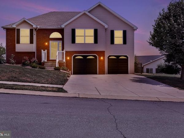 415 CLOVER STREET , ETTERS, PA 17319