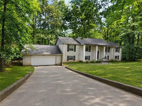 135 Greenhill Court SW, Atlanta, GA 30331