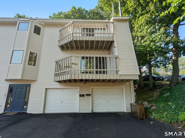 60 Overlook, Unit 60, Fairfield, CT 06824