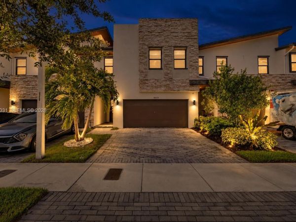 10533 NW 78th Ter, Doral, FL 33178