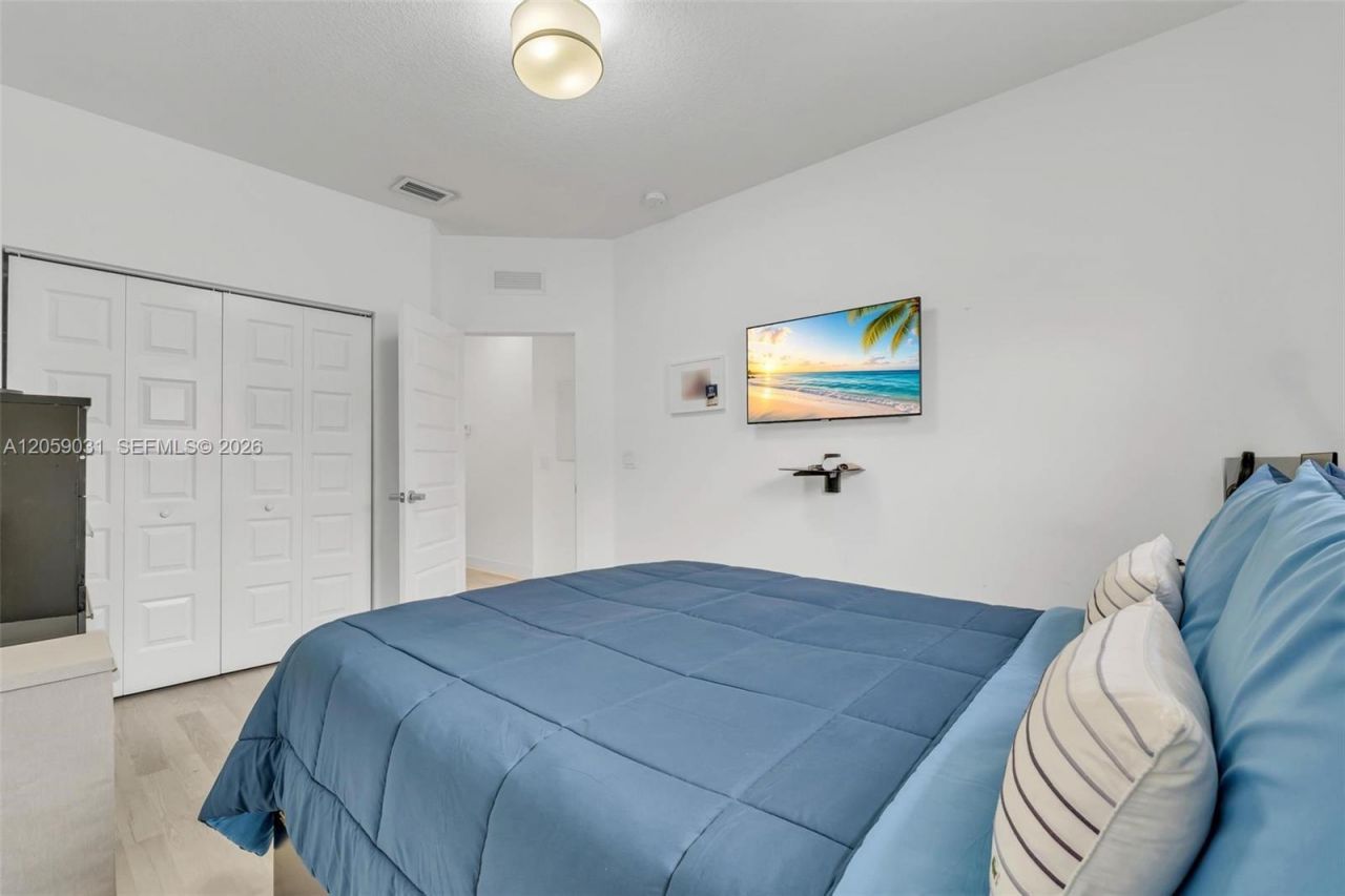 10533 NW 78th Ter, Doral, FL 33178 Photo