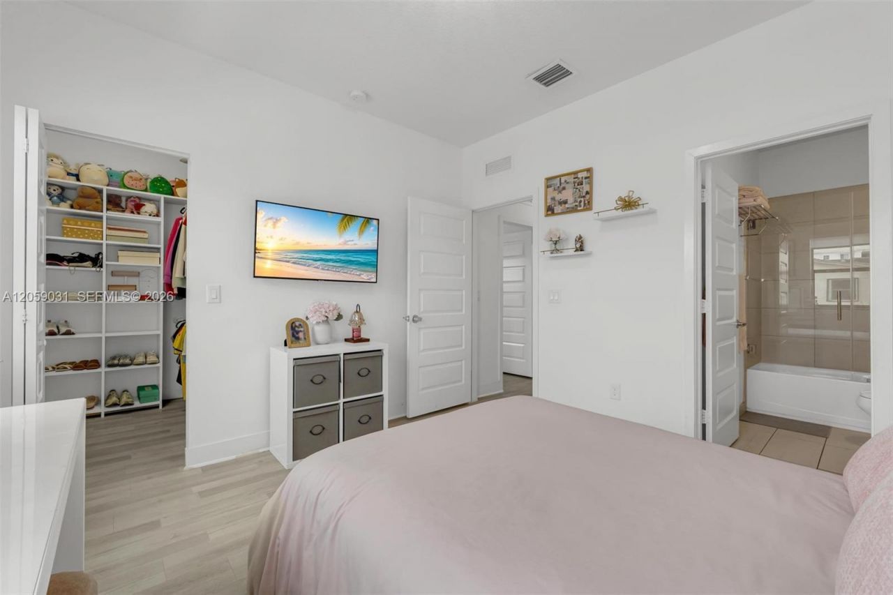 10533 NW 78th Ter, Doral, FL 33178 Photo