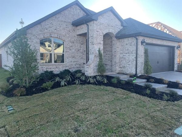 1821 LEO Drive, Van Alstyne, TX 75495