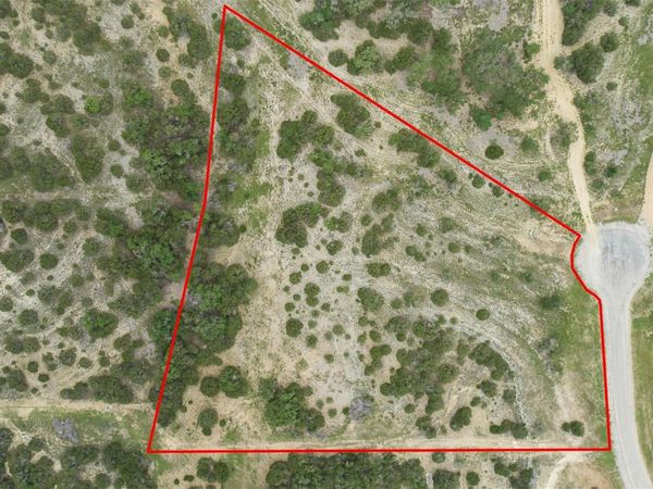 523 Big Sky CT , Blanco, TX 78606