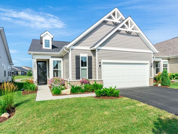 3201 Dove Mountain Drive , Aurora, IL 60503