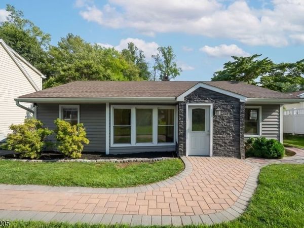 19 Apache Trl, Rockaway, NJ 07866