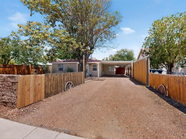 1216 Forrester Avenue NW, Albuquerque, NM 87104
