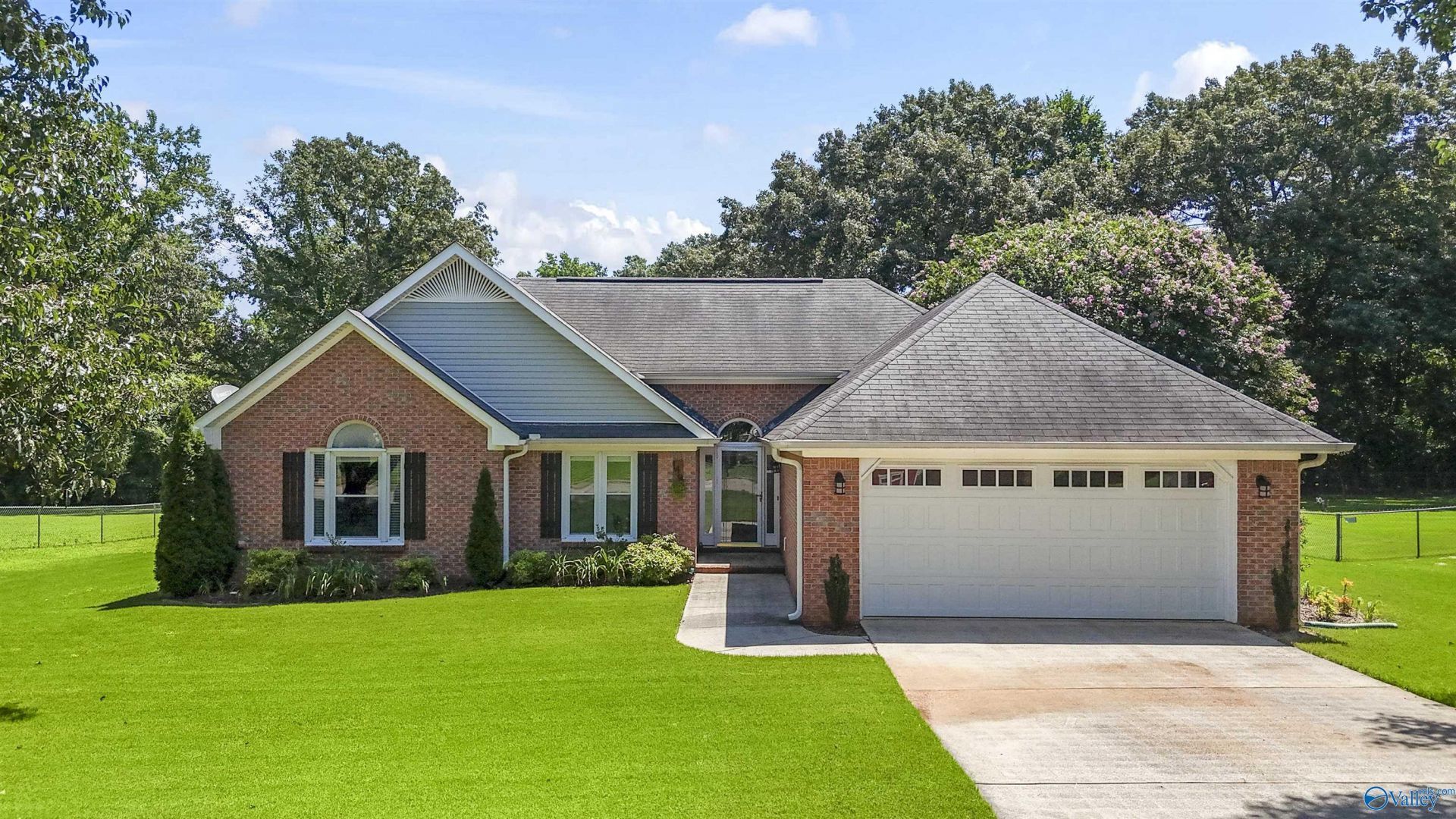 149 Tammy Gaines Lane, Huntsville, AL 35811 Main Photo