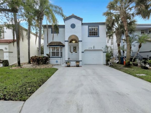 11718 NW 1st St , Coral Springs, FL 33071