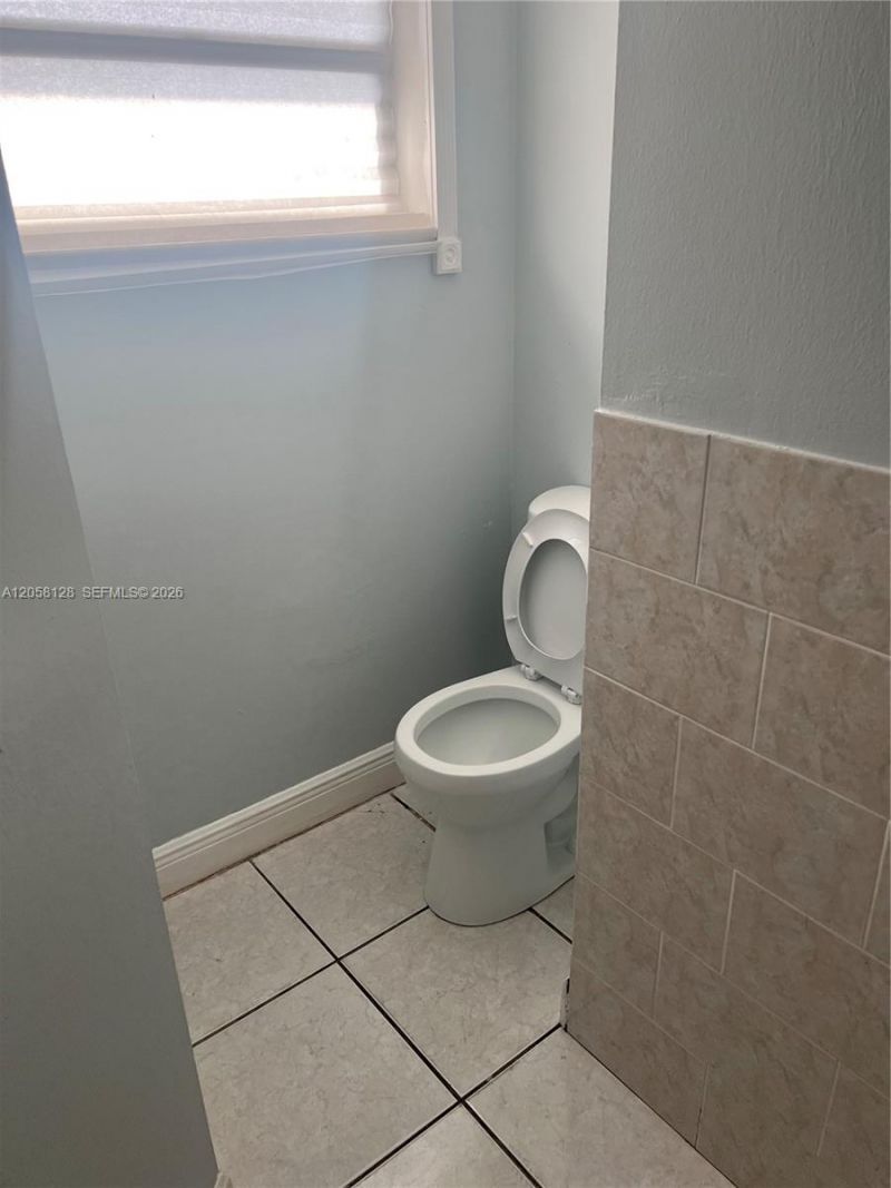 1780 NE 191st St , Unit 410-2, Miami, FL 33179 Photo