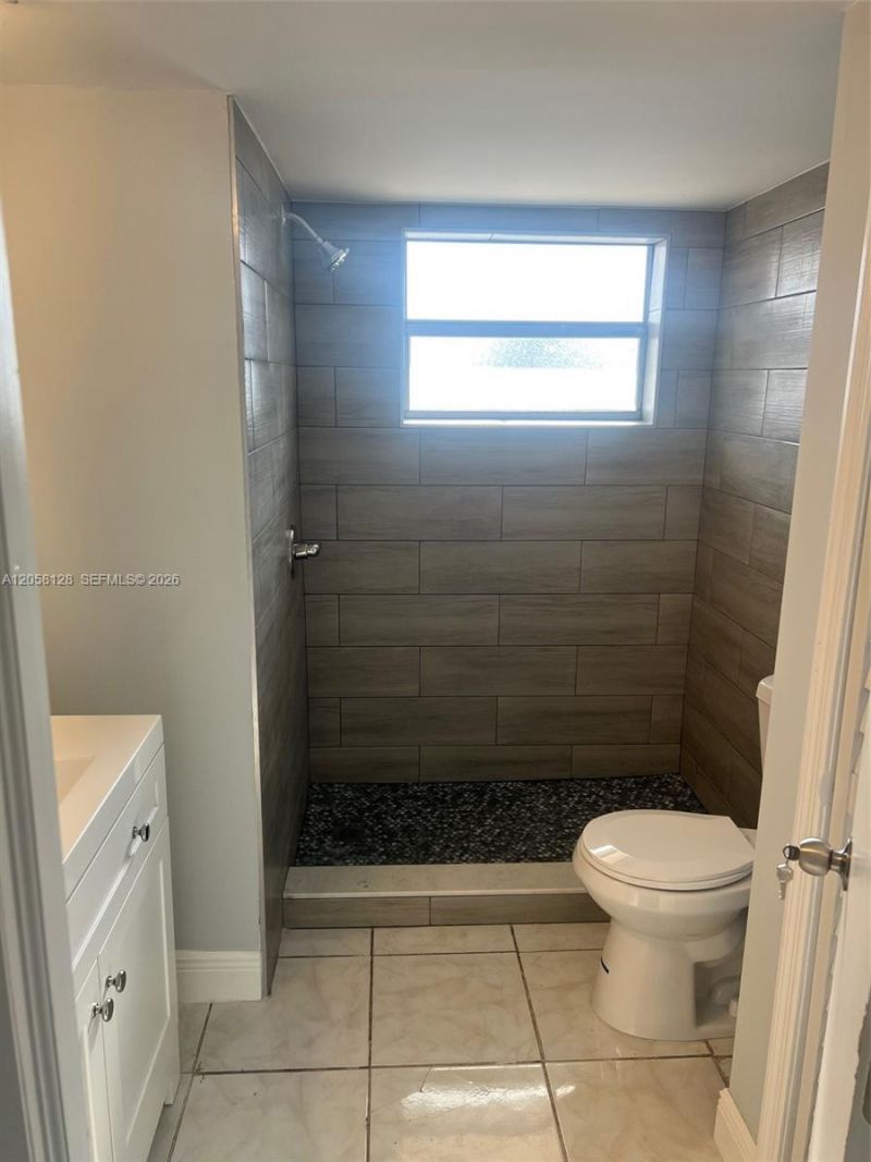 1780 NE 191st St , Unit 410-2, Miami, FL 33179 Photo