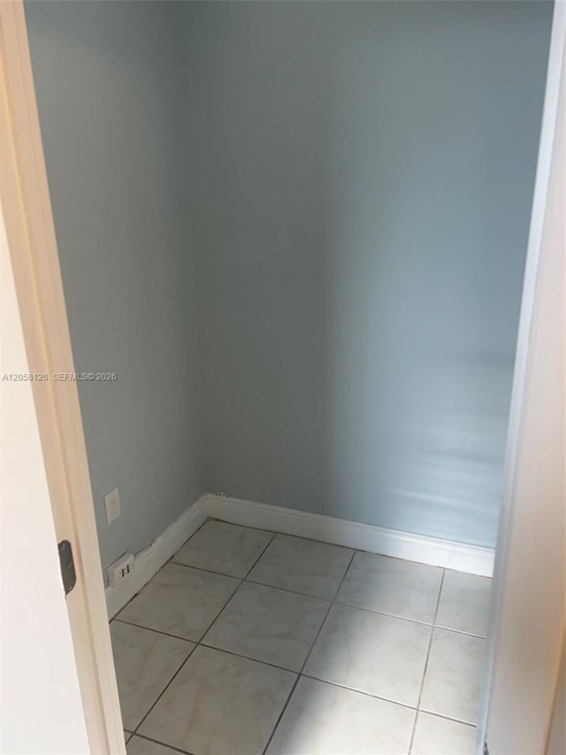 1780 NE 191st St , Unit 410-2, Miami, FL 33179 Photo