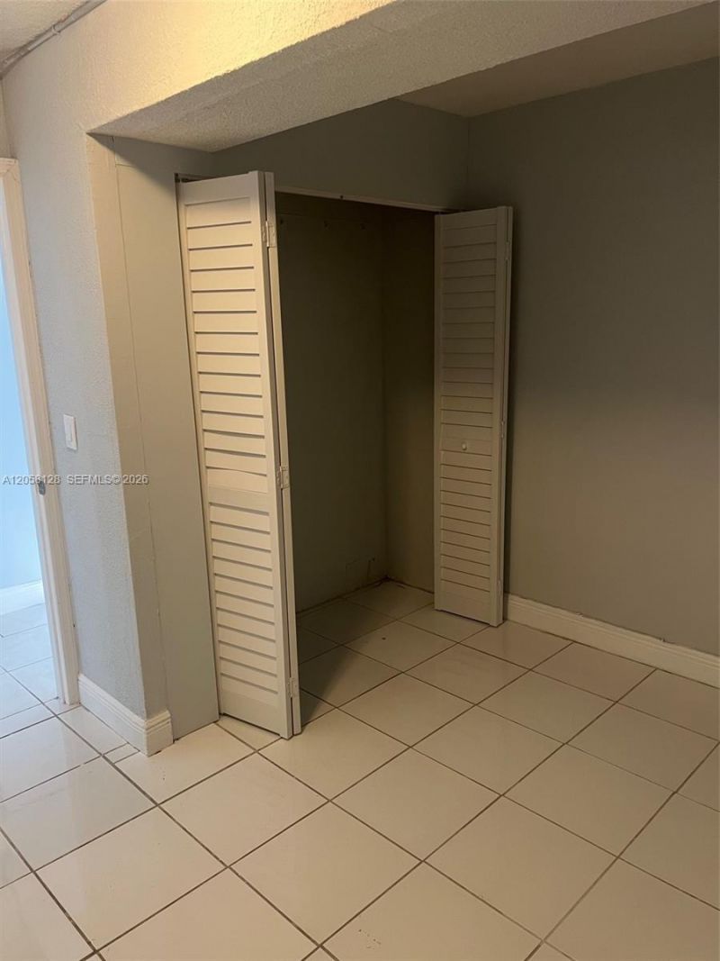1780 NE 191st St , Unit 410-2, Miami, FL 33179 Photo