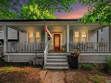 612 Vine Street, St Clair, Mi 48079