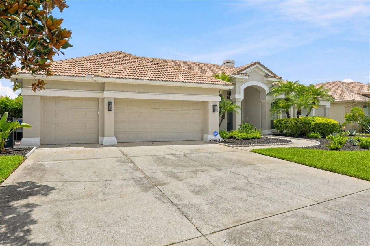 4618 Avenue Longchamps, Lutz, FL 33558 Photo