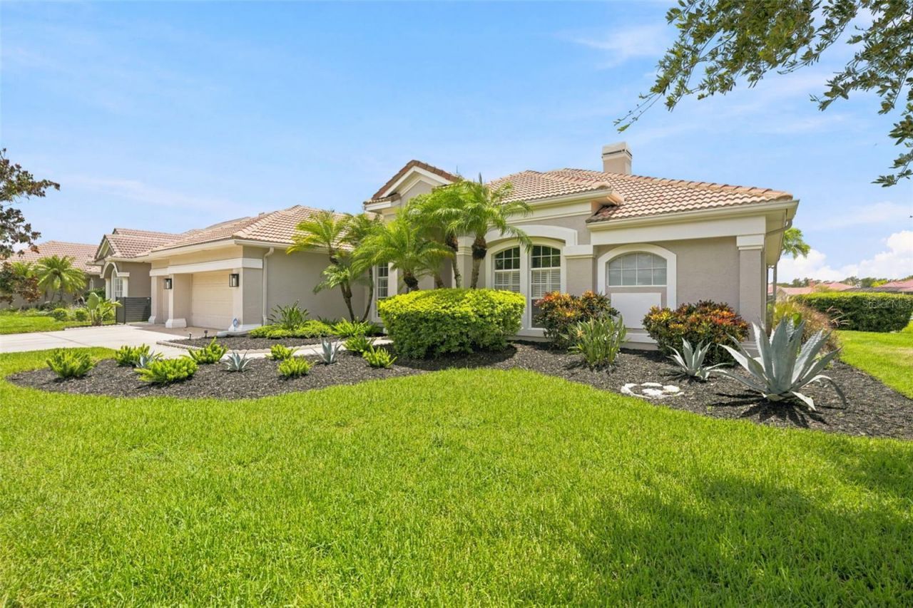 4618 Avenue Longchamps, Lutz, FL 33558 Photo