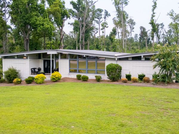 96 N Gill Street, Hazlehurst, GA 31539
