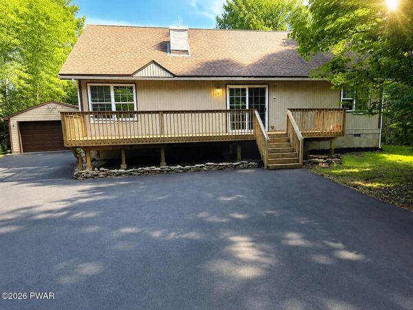 1005 Deerfield Drive , Newfoundland, PA 18445